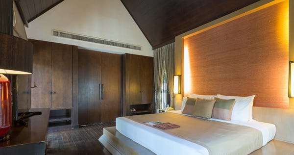 the-sea-koh-samui-resort-and-residences-by-tolani-thailand-three-bedroom-suite-pool-villa-beach-front-01_11741