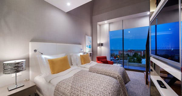 the-sense-de-luxe-hotel-standard-room-04_11212