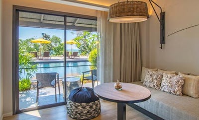 Sea View Pool Access