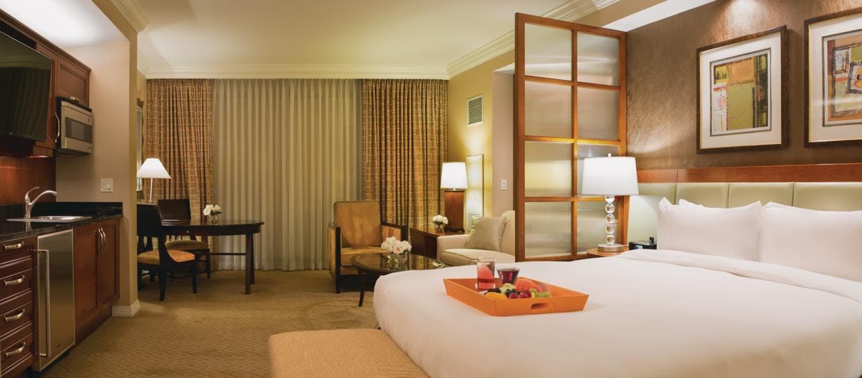 Deluxe Balcony Suite