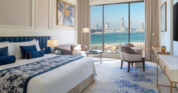 the-st-regis-doha-grand-deluxe-guest-room-1-king_8371
