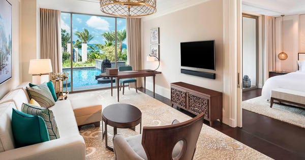 St. Regis Suite, 2 Double, Beach front access, Plunge pool