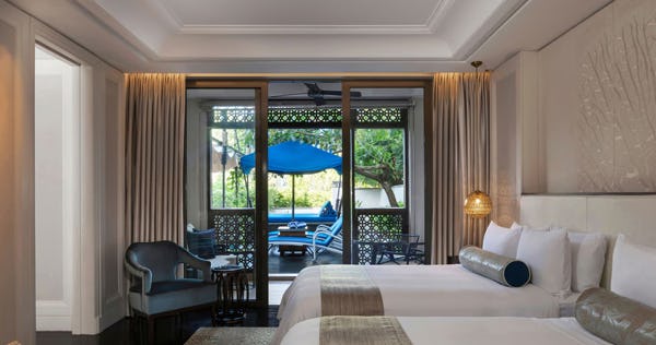 St. Regis Suite, 2 Double, Beach front access, Plunge pool