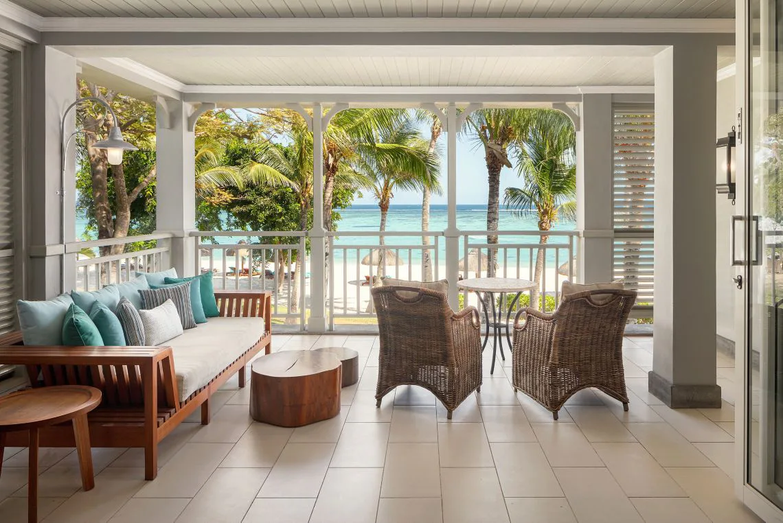 the-st-regis-le-morne-resort-mauritius-heritage-balcony-suite_5240