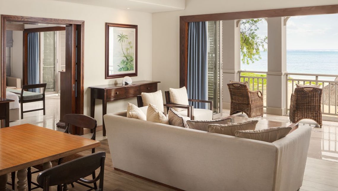 the-st-regis-le-morne-resort-mauritius-le-morne-balcony-suite-01_5240