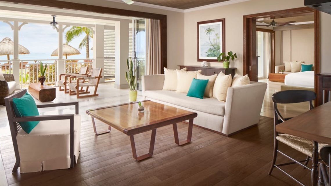 the-st-regis-le-morne-resort-mauritius-le-morne-beach-access-01_5240