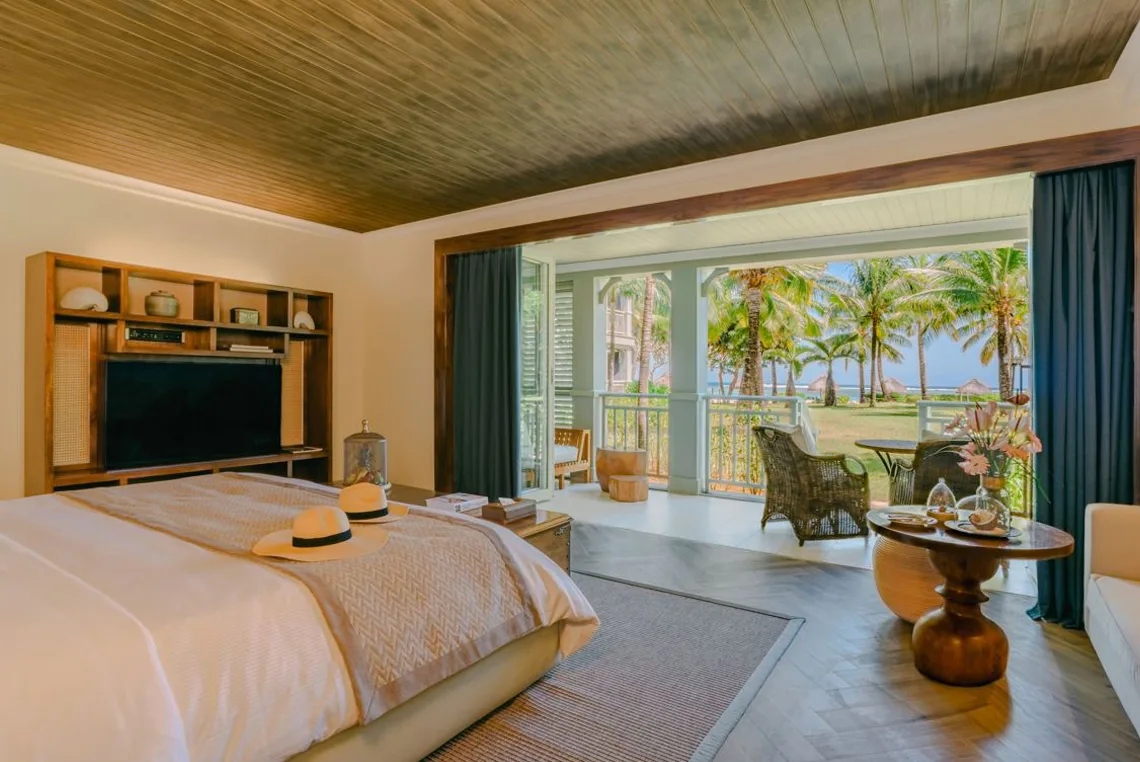 the-st-regis-le-morne-resort-mauritius-ocean-heaven-junior-suite_5240