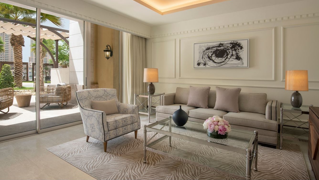 the-st-regis-marsa-arabia-island-the-pearl-qatar-2-bedroom-duplex-suite-01_12025