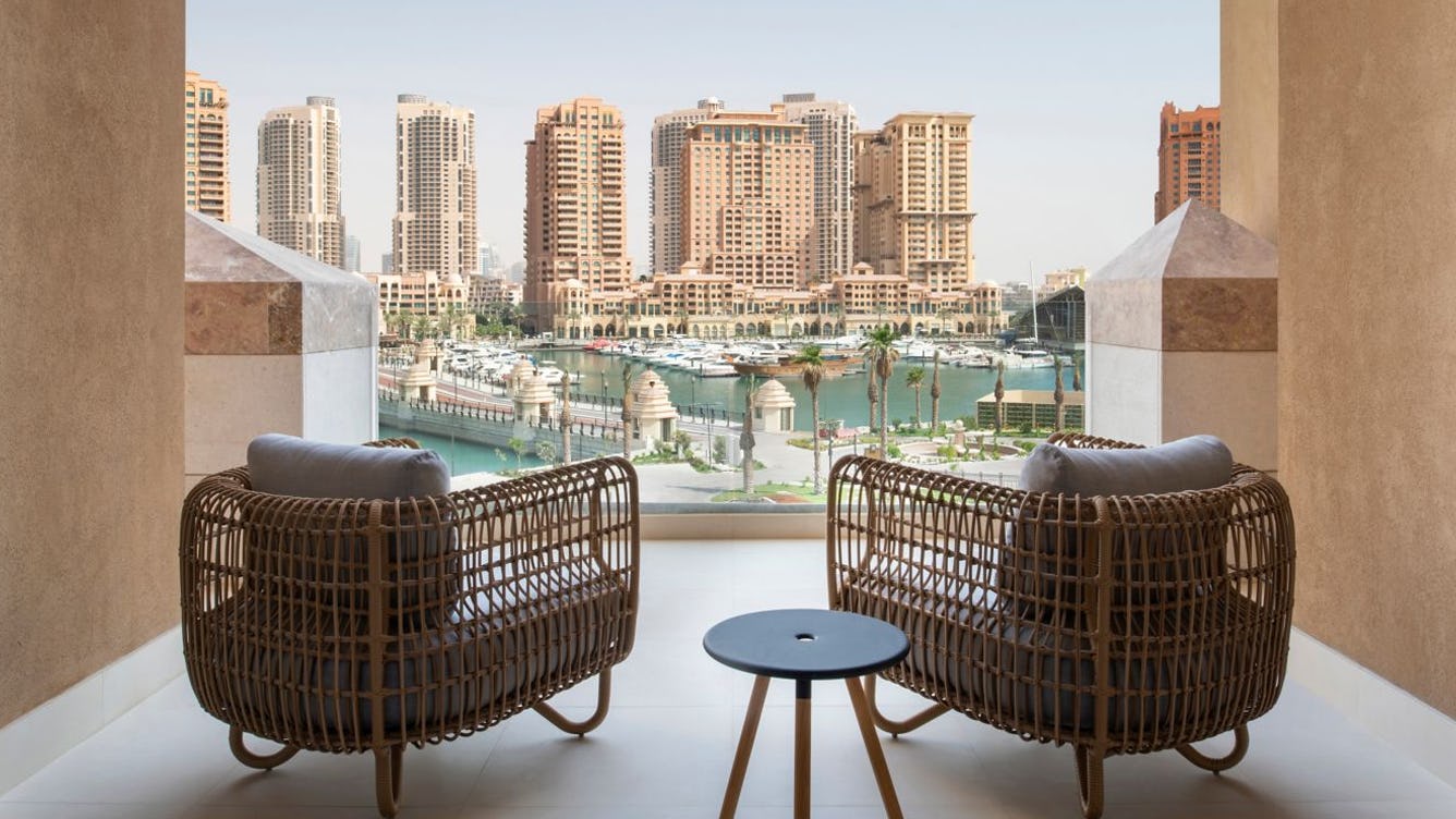 the-st-regis-marsa-arabia-island-the-pearl-qatar-3-bedroom-suite-01_12025