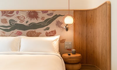 Family Bunk with One King Bed and One Bunkbed