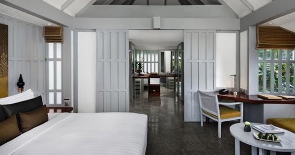 the-surin-phuket-one-bedroom-superior-cottage-01_5258