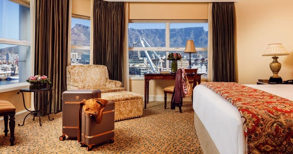 the-table-bay-hotel-cape-town-superior-luxury-room_891