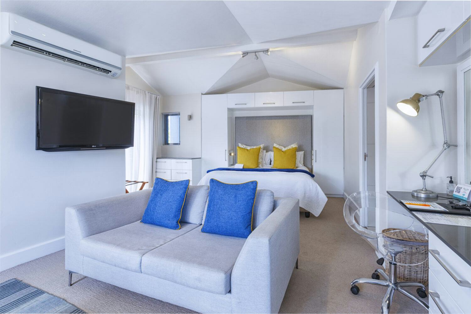 Lagoon and Canal Suites