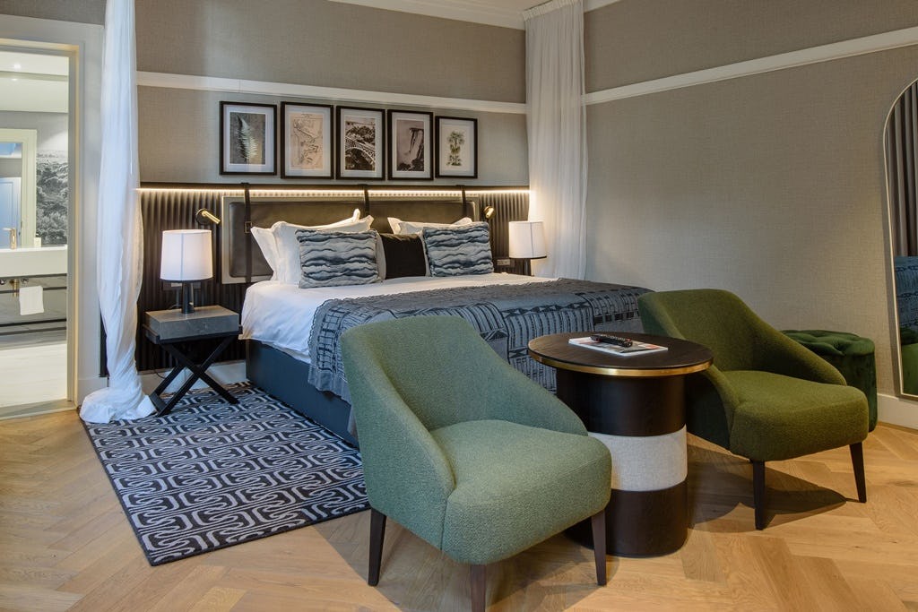 the-victoria-falls-hotel-zimbabwe-africa-executive-suites-01_13106