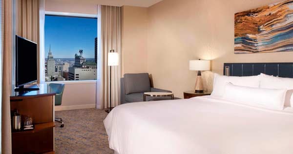 the-westin-dallas-downtown-usa-deluxe-guest-room-1-king-beds-01_12027