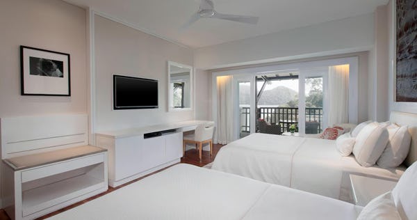 Guest room 2 Twin, Partial ocean view