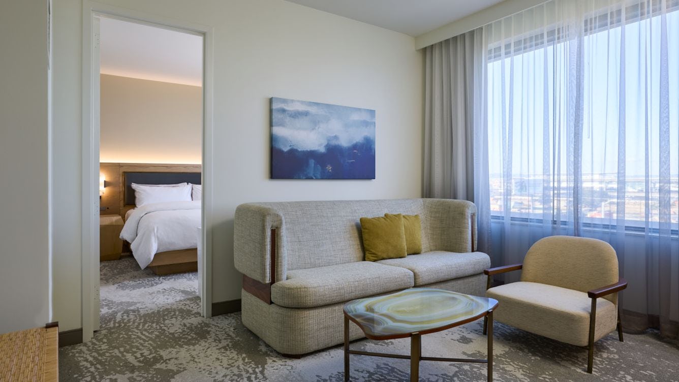 the-westin-los-angeles-airport-usa-junior-suite-01_3689