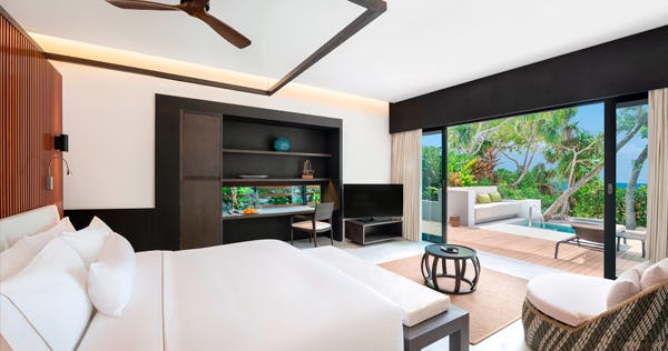 Deluxe Beach Villa Pool