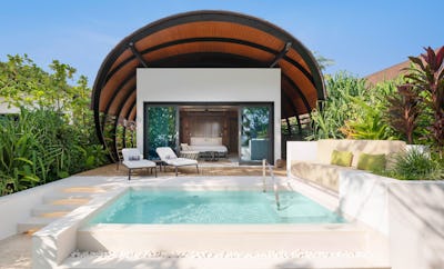 Family Beach Villa Pool