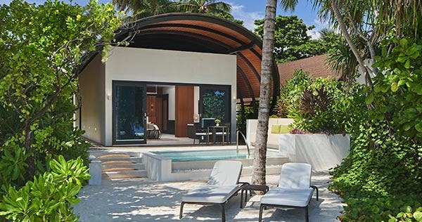 the-westin-maldives-miriandhoo-resort-island-suite-with-pool-04_10543