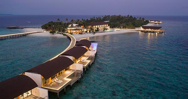 the-westin-maldives-miriandhoo-resort-overwater-suite-04_10543