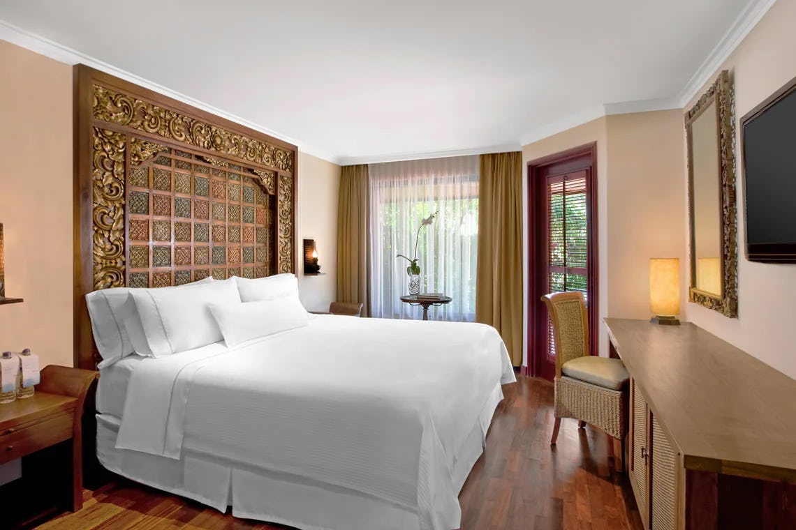 the-westin-resort-nusa-dua-bali-ocean-suite-01_948