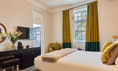 Junior Mountain-Facing Suites