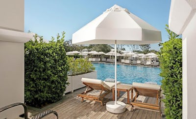 Family Pool Suite Swim-up