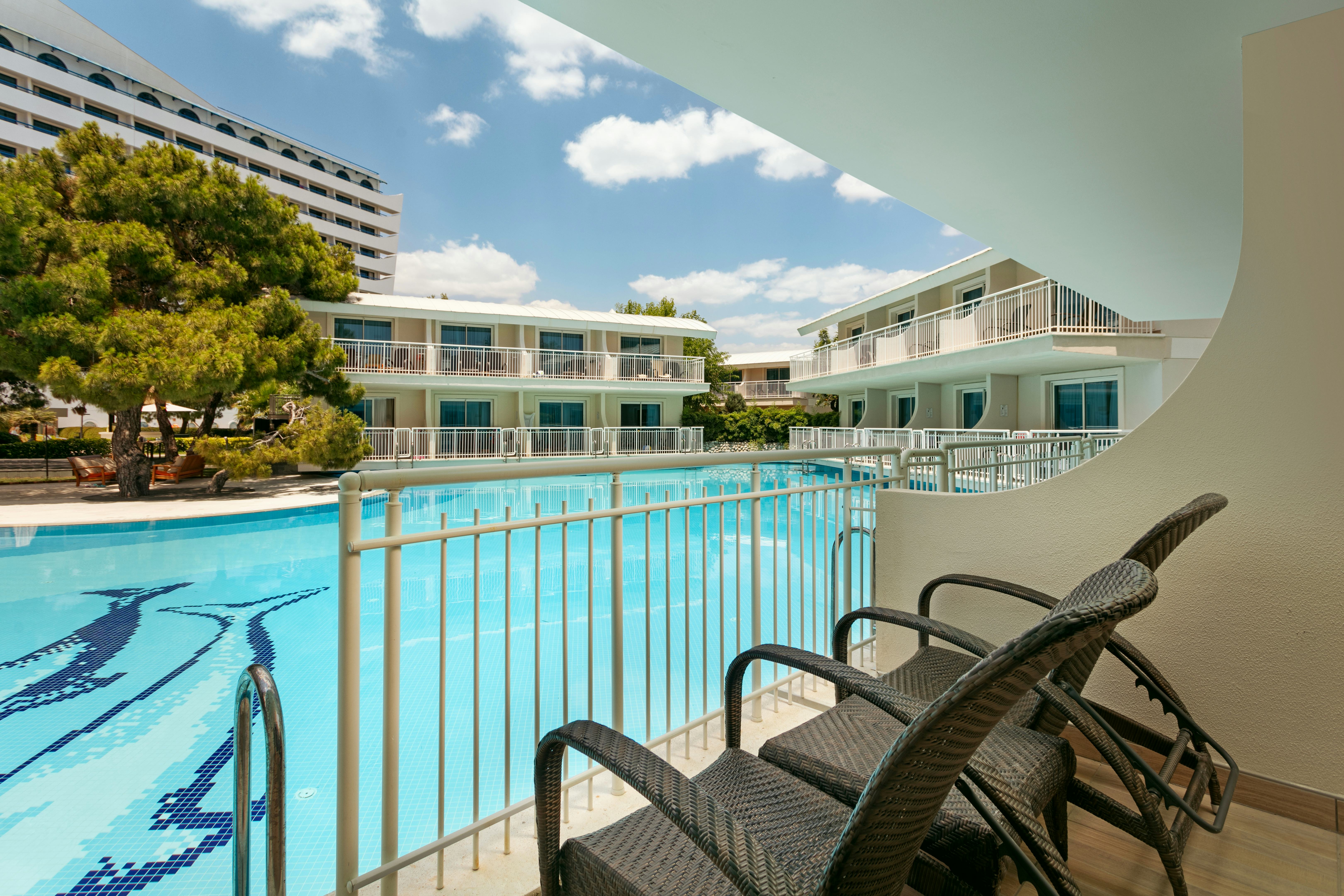 titanic-deluxe-lara-antalya-annex-standard-pool-room_11213