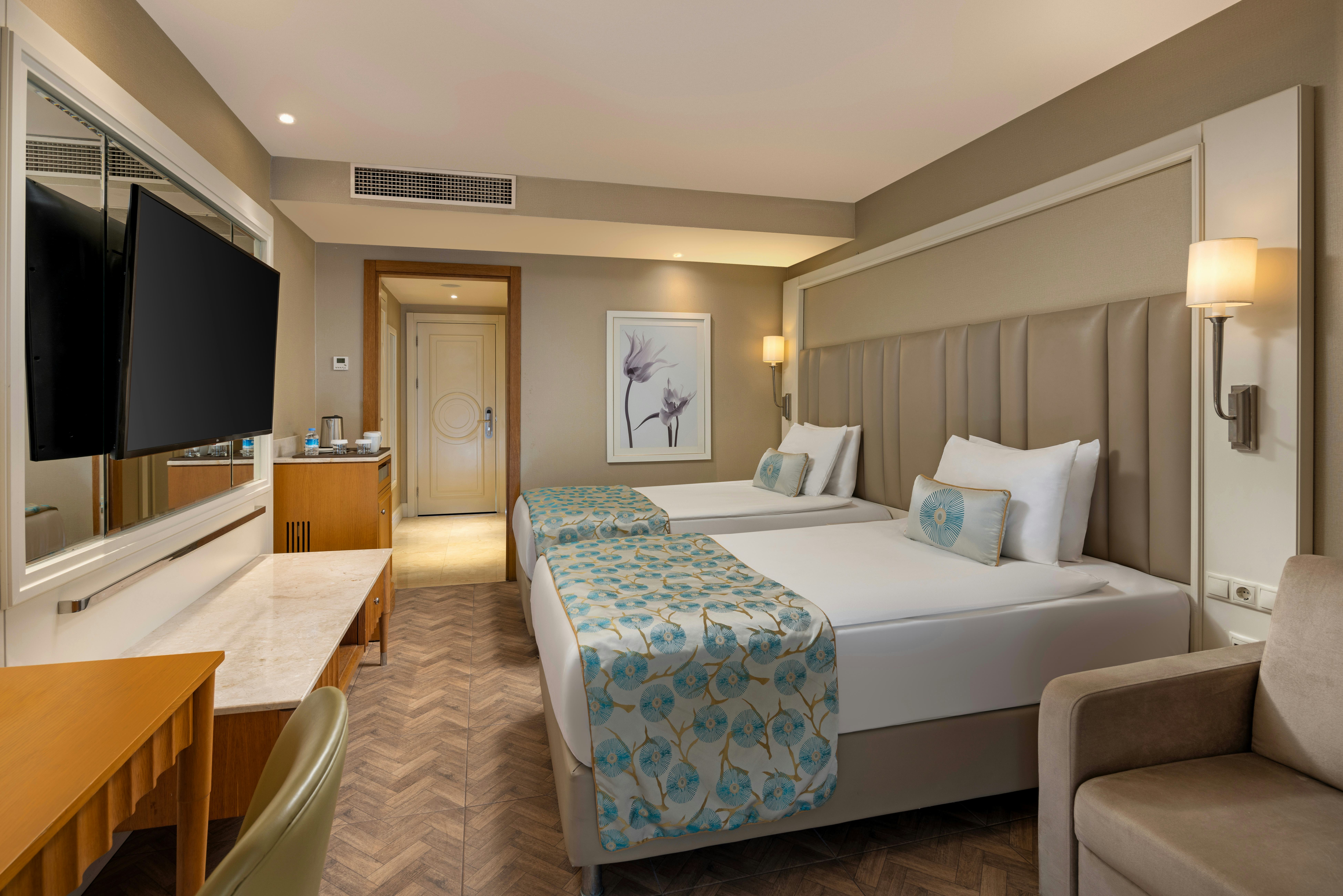 titanic-deluxe-lara-antalya-annex-standard-swim-up-room_11213