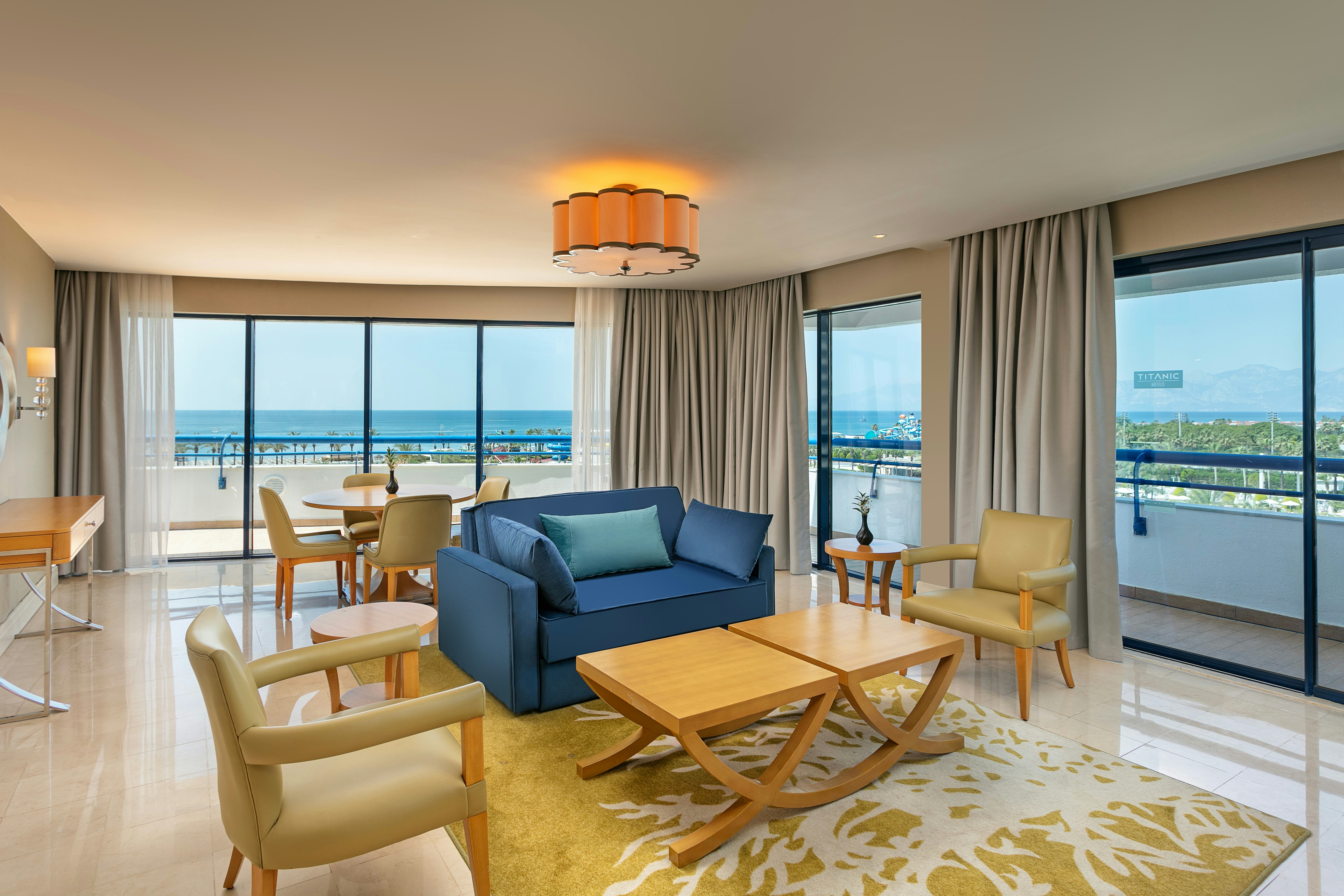 titanic-deluxe-lara-antalya-junior-suite-02_11213