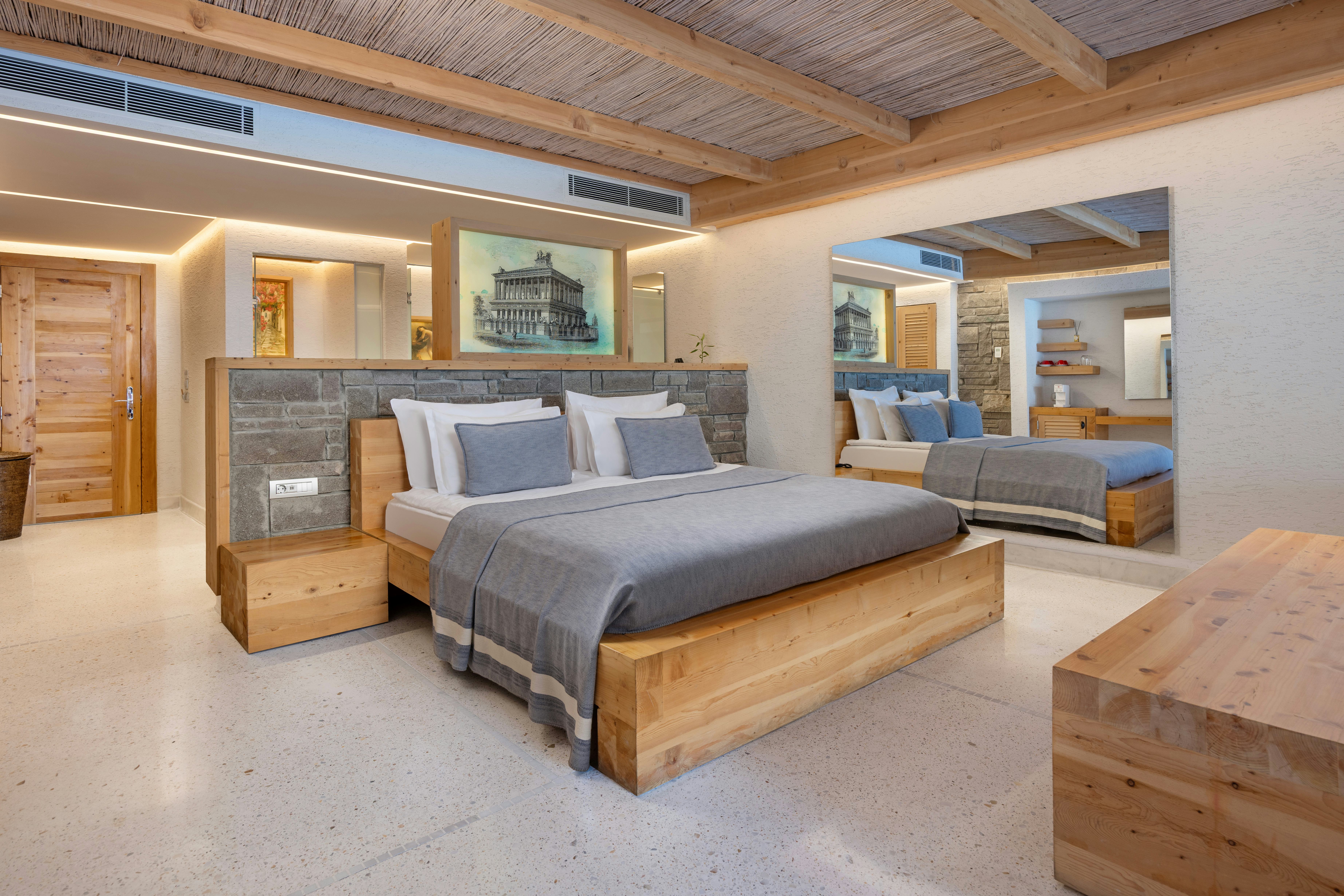 Exclusive Swim-up Room