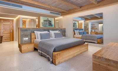 Exclusive Swim-up Room