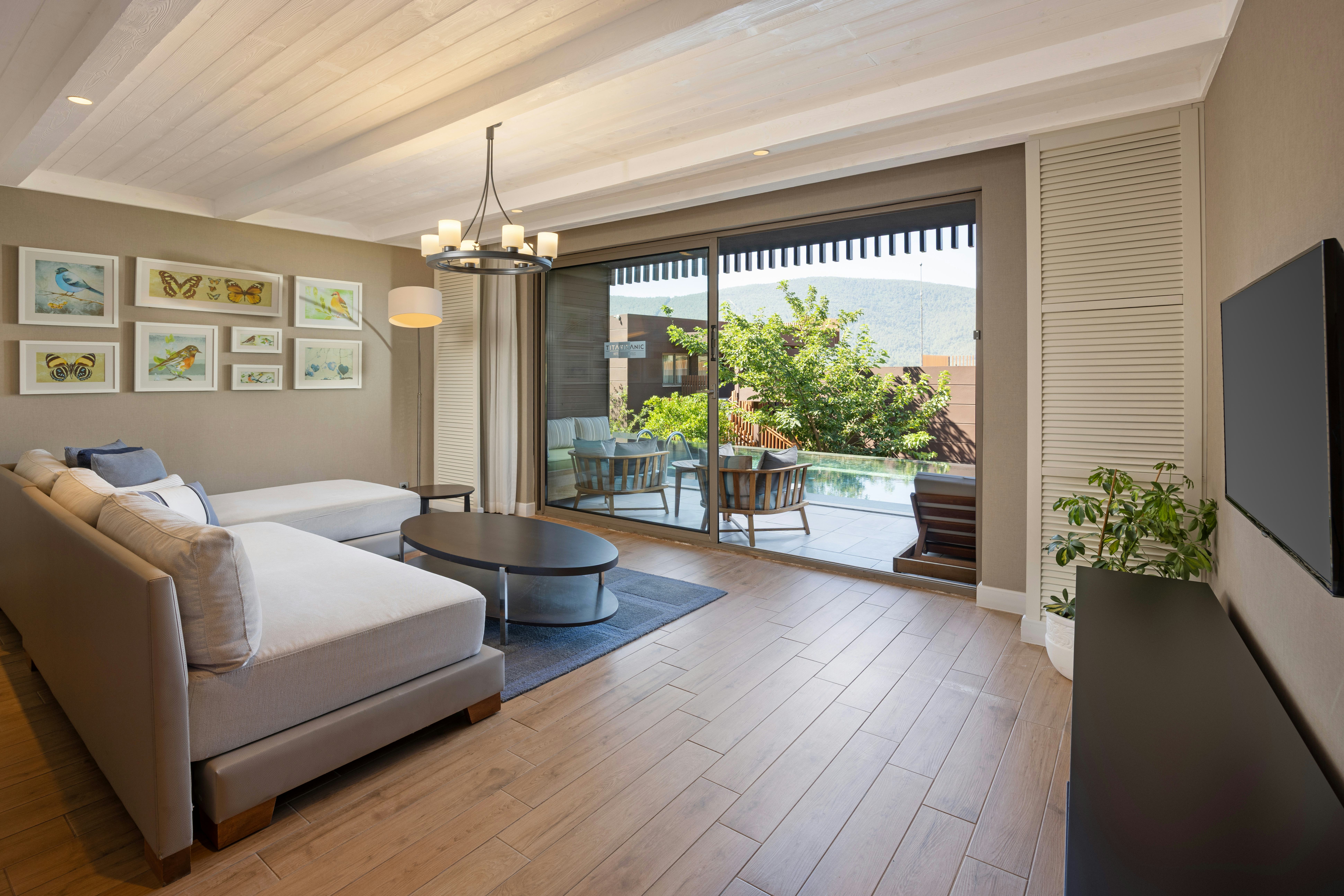 Swim-up Family Suite