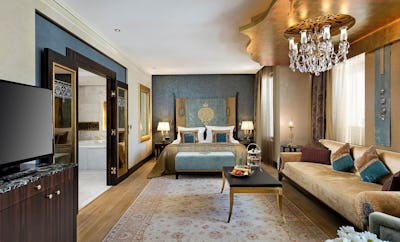 Deluxe Room with Jacuzzi