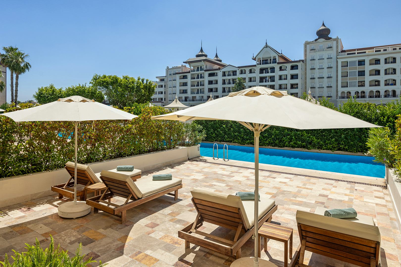titanic-mardan-palace-antalya-premium-pool-duplex-suite-swim-up-01_11269