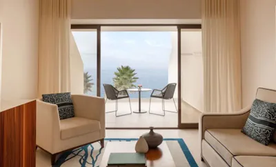 FAMILY DELUXE WITH SEA VIEW