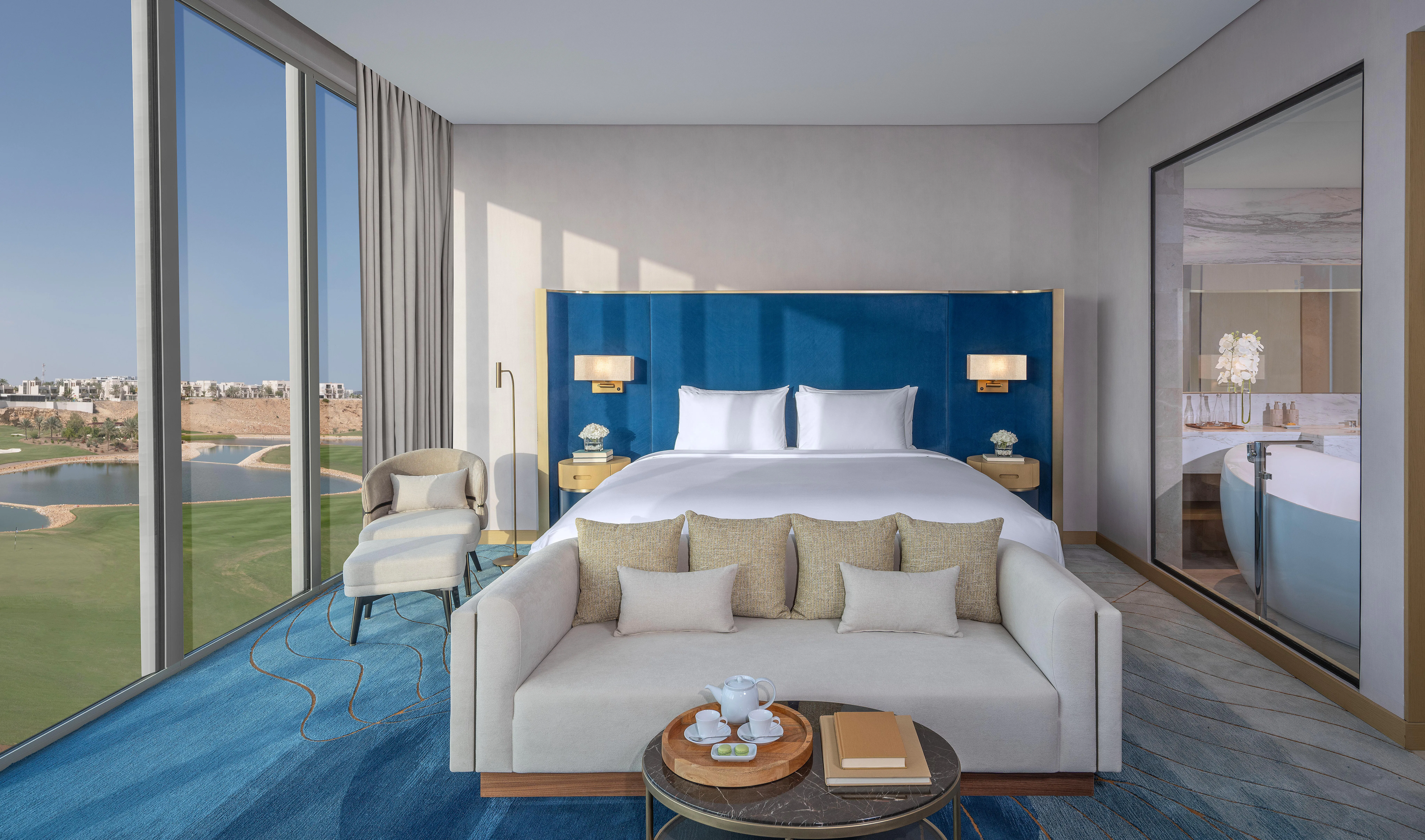 tivoli-la-vie-muscat-hotel-and-residences-junior-golf-view-suite-01_13691