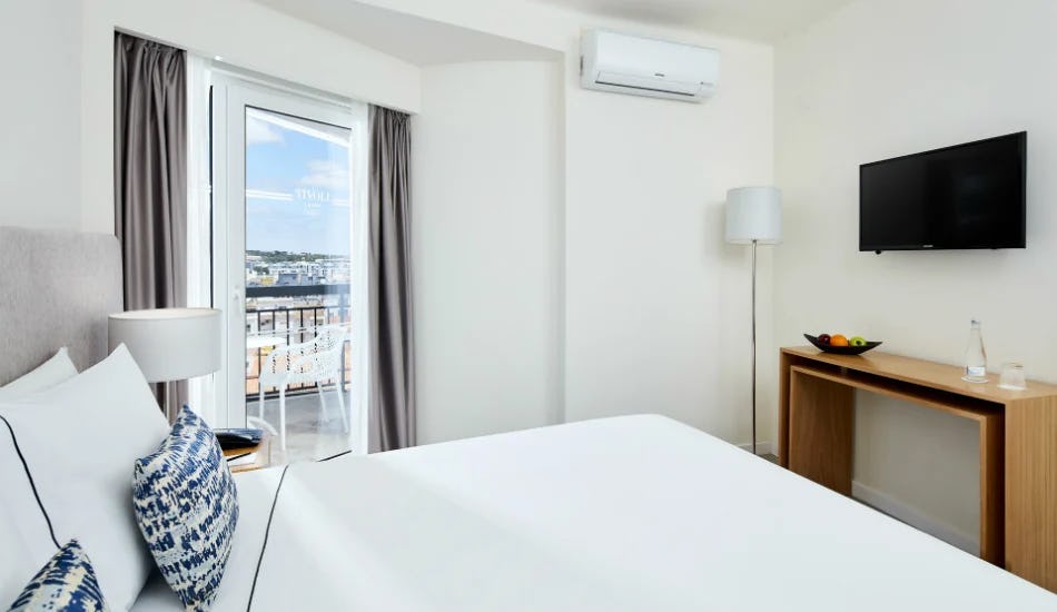 FAMILY DELUXE WITH POOL VIEW