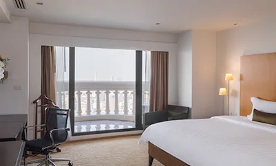 Tower Club Suite City View with Lounge