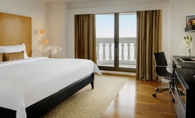 Tower Club Suite City View with Lounge