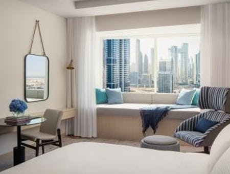 NEWLY DESIGNED WINDOW SEAT ROOM - KING OR TWIN BEDS