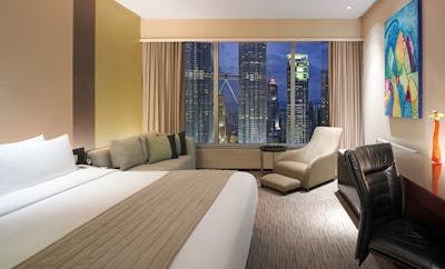 Traders Club Twin Towers View Rooms