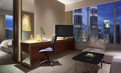 Twin Towers View Suites