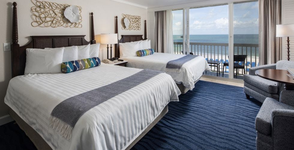 Gulf Front View With Balcony 2 Queen Beds