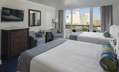 Tropical View With Balcony 2 Queen Beds