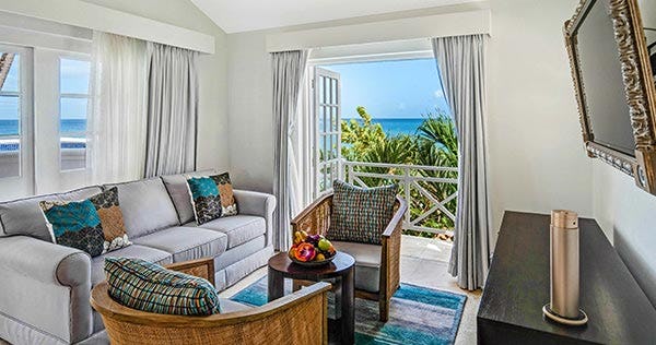 treasure-beach-by-elegant-hotels-luxury-ocean-view-one-bedroom-suite-02_4880