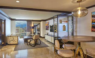 LUXURY SUITES