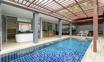 PRIVATE POOL SUITE