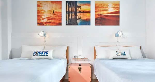 universals-endless-summer-resort-dockside-inn-and-suites-standard-room-02_10920